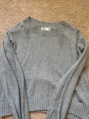 Hollister Light Gray Crewneck Sweater